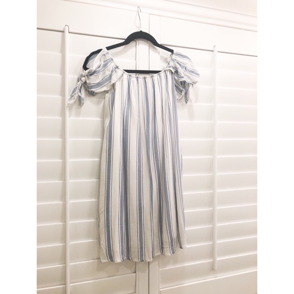 Flowy dress - Picture 2 of 2